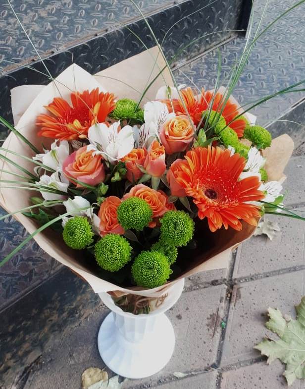 Букет цветов из: Герберы, Хризантемы, Альстромерии и Розы в Кировском