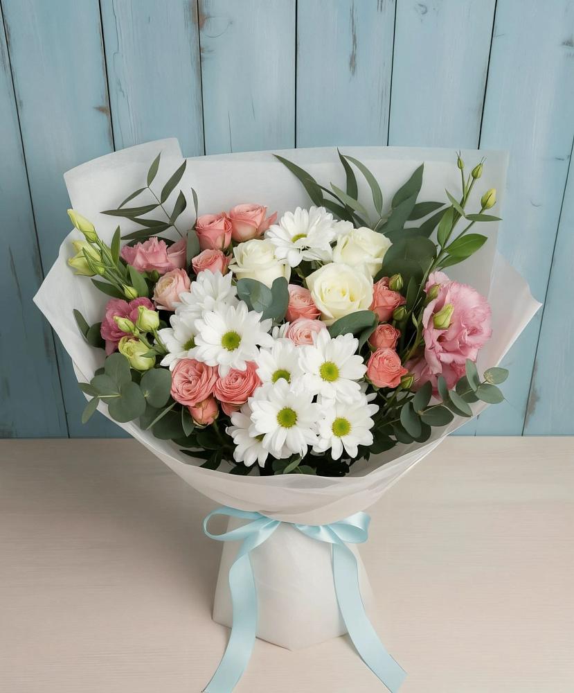 Букет цветов из: Розы, Лизиантусы и Хризантемы в Кировском