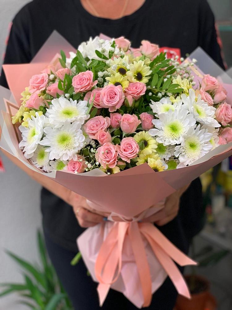 Букет цветов из: Розы и Хризантемы в Кировском