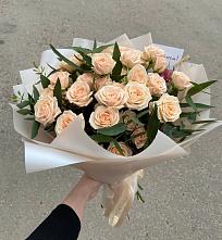 Букет Кремовые розы Латте в Кировском