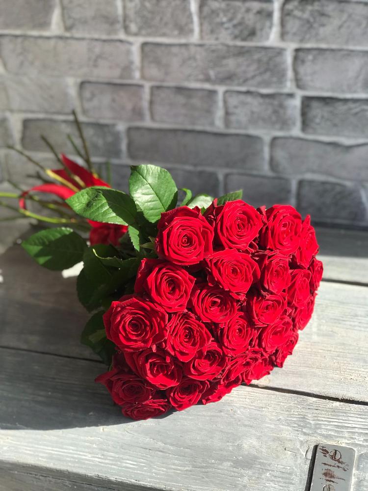 Букет Красные розы Фридом в Кировском