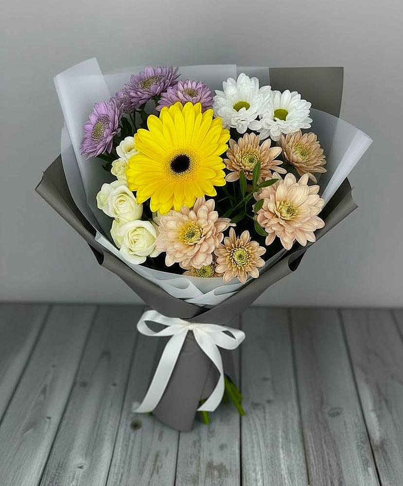 Букет цветов из: Розы, Герберы и Хризантемы в Кировском
