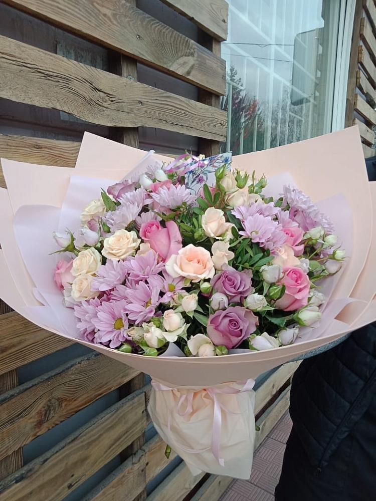 Букет цветов из: Розы и Хризантемы в Кировском