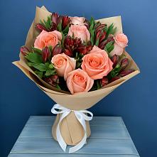 Букет цветов из:  Розы и Альстромерии в Кировском