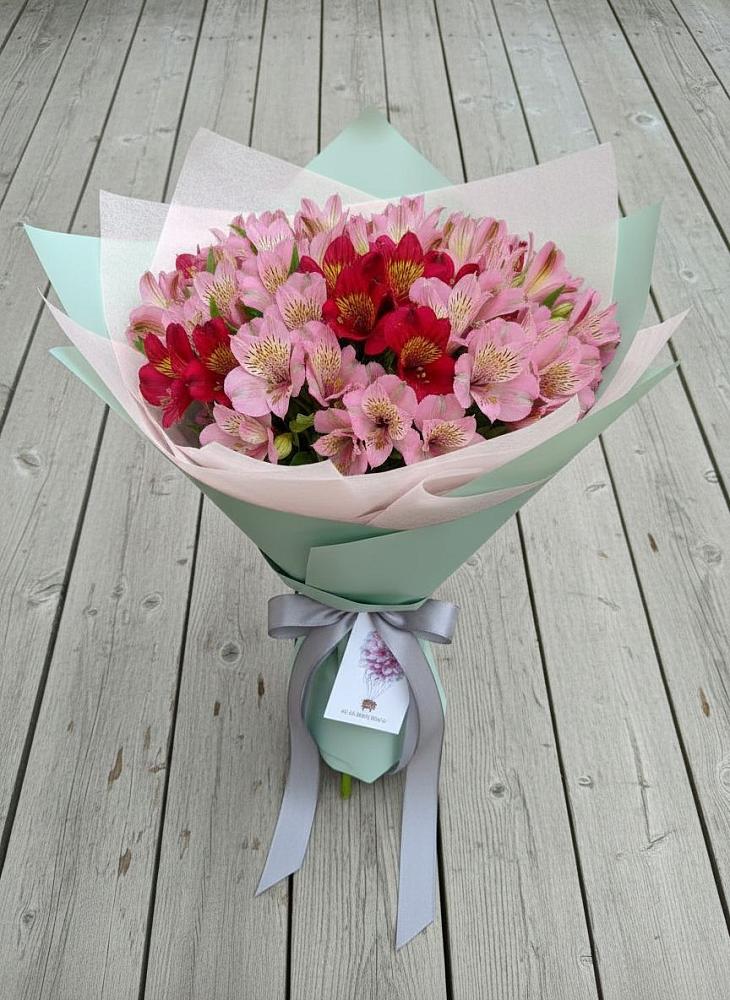 Букет цветов из: Альстромерии в Кировском