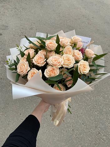 Букет Кремовые розы Латте в Кировском