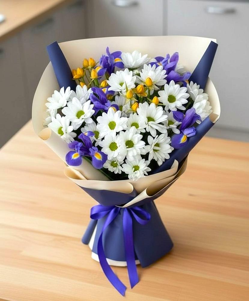 Букет цветов из: Розы, Ирисы и Хризантемы в Кировском