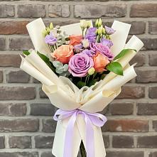 Букет цветов из:  Лизиантусы и Розы #REPLACE_PRED# Кировском