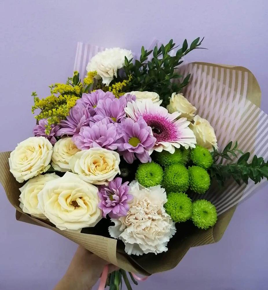 Букет цветов из: Хризантемы, Розы, Гвоздики и Герберы в Кировском