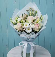 Букет цветов из:  Розы и Лизиантусы #REPLACE_PRED# Кировском