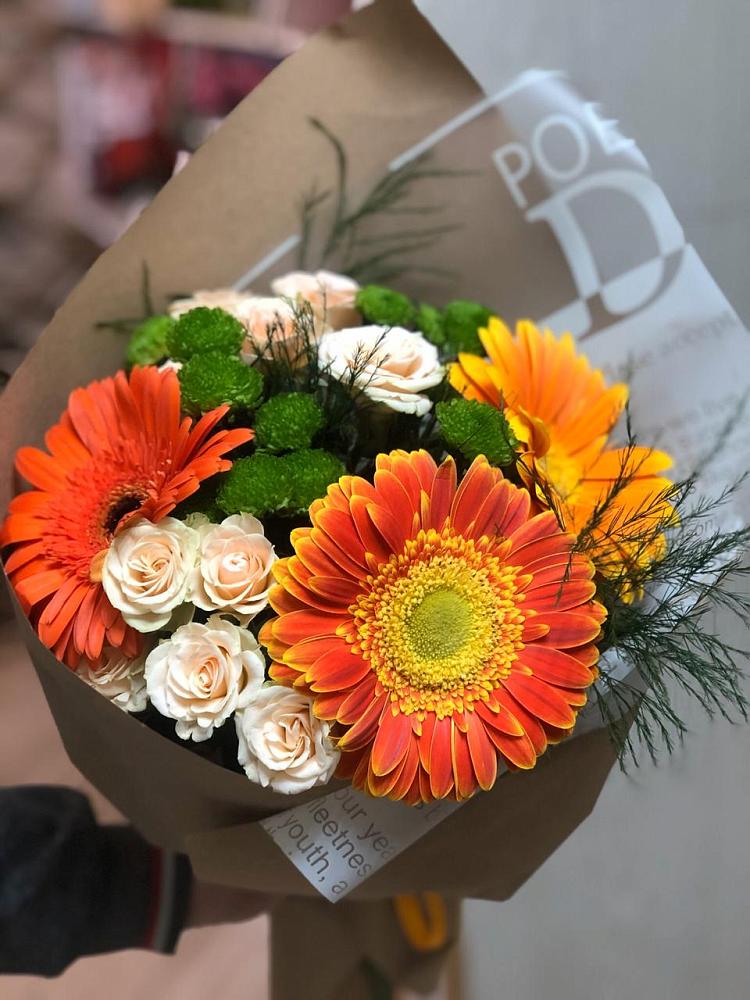 Букет цветов из: Герберы, Хризантемы и Розы в Кировском