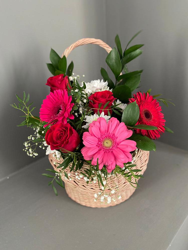 Цветочная композиция из Розы, Хризантемы и Герберы в корзине в Кировском