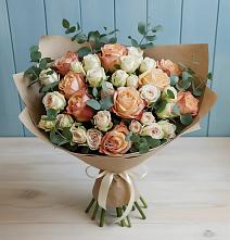 Букет цветов из:  Альстромерии и Розы в Кировском