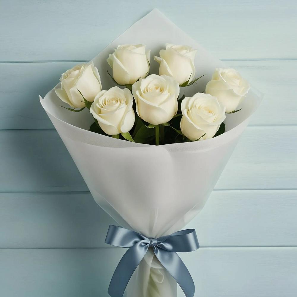 Букет 7 Белых роз Эдлесс Лав в Кировском