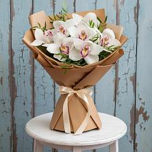 Букет цветов из:  Орхидеи и Розы в Кировском