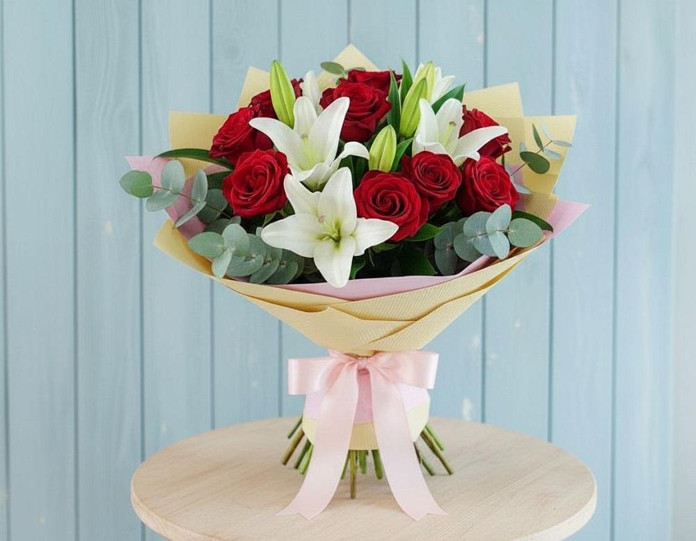Букет цветов из: Лилии и Розы в Кировском